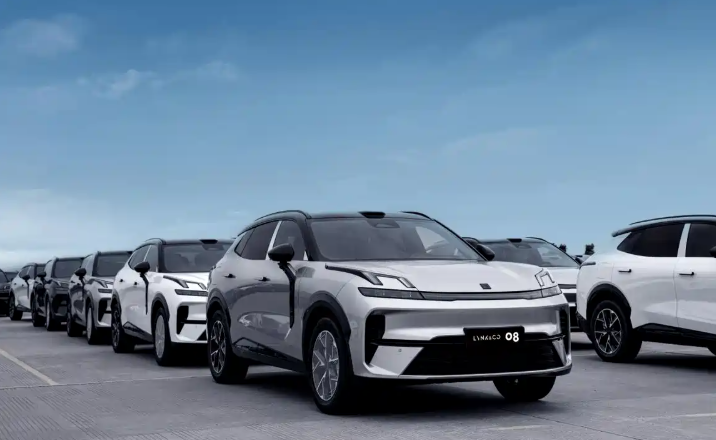 領(lǐng)克08 EM-P實(shí)現(xiàn)首批萬臺(tái)交付目標(biāo)